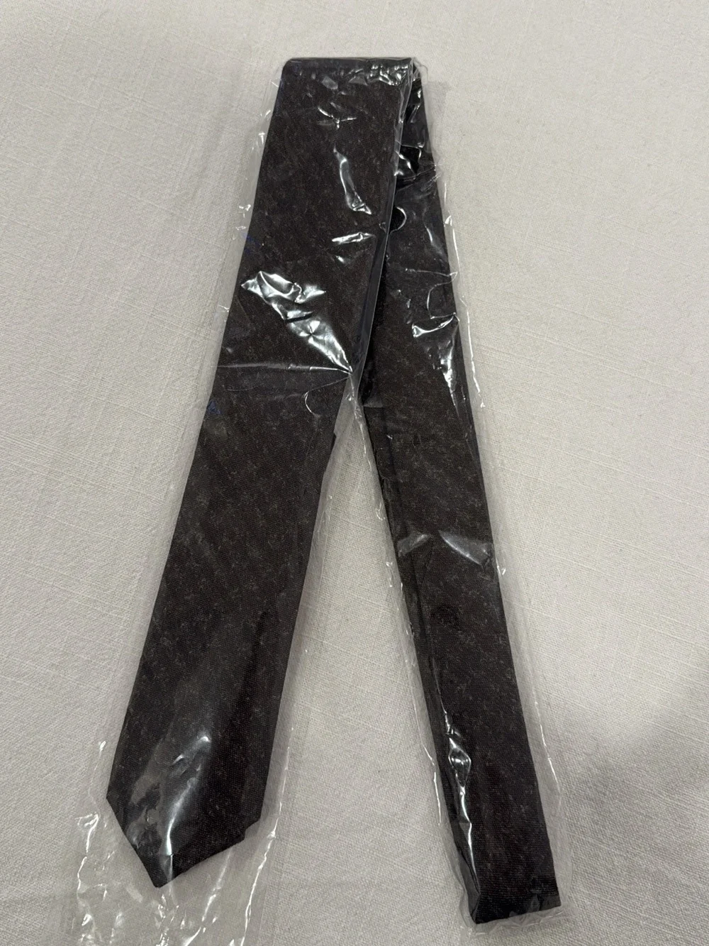 HUGO Men's Dark Brown Subtle Pattern Tie